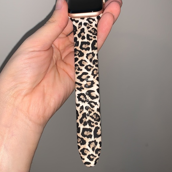 Cheetah Print Apple Watch Band - Picture 8 of 17